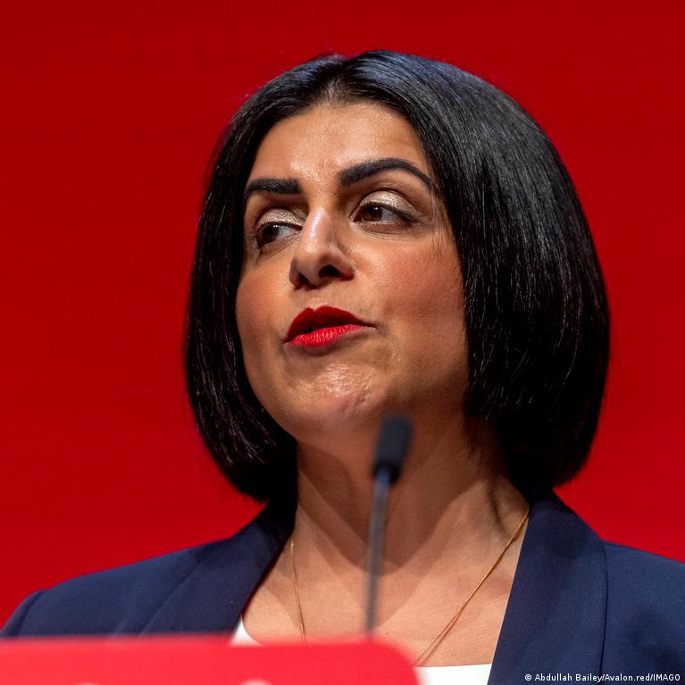 Jungtinė Karalystė stabdo studentų vizų išdavimą keturių šalių piliečiams