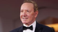 Kevinas Spacey Ir Kaltintojai Susitar Prie Civilin Teism