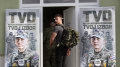 Kroatija grąžina privalomąją karinę tarnybą: šimtai paauglių pradeda mokymus