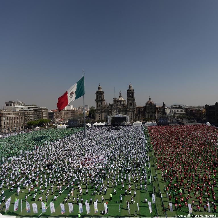 Meksikas Pasiek Pasaulio Rekord Didiausioje Futbolo Pamokoje