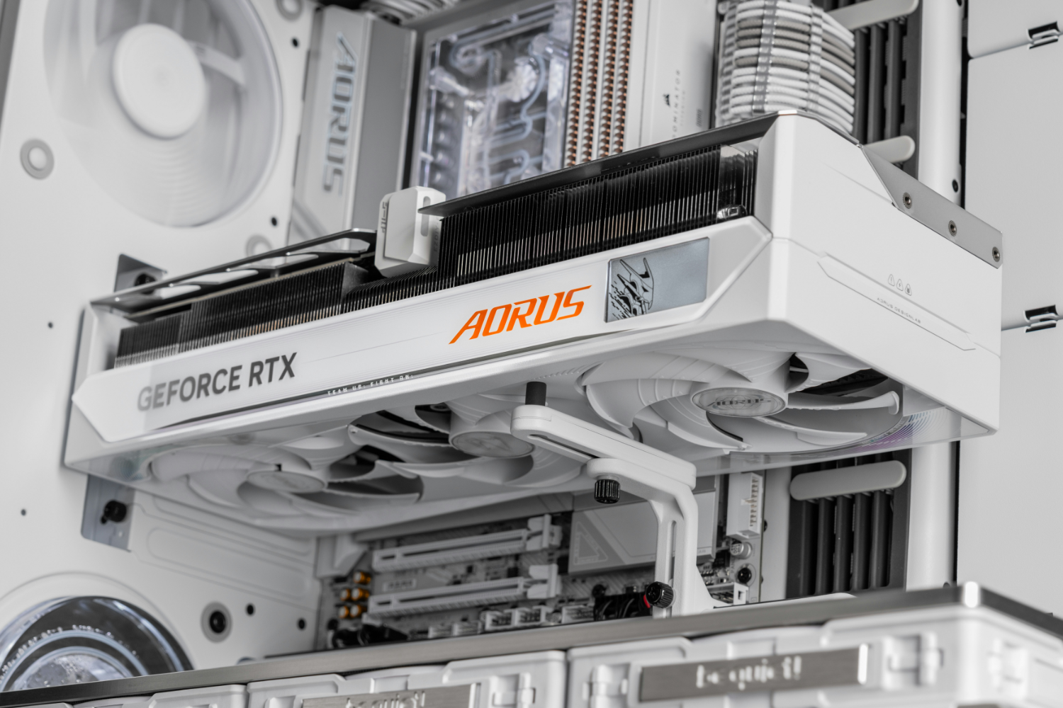 Nvidia Ileidia Patais Sprendiani Tampos Ribojimo Problem Rtx Vaizdo Ploktse