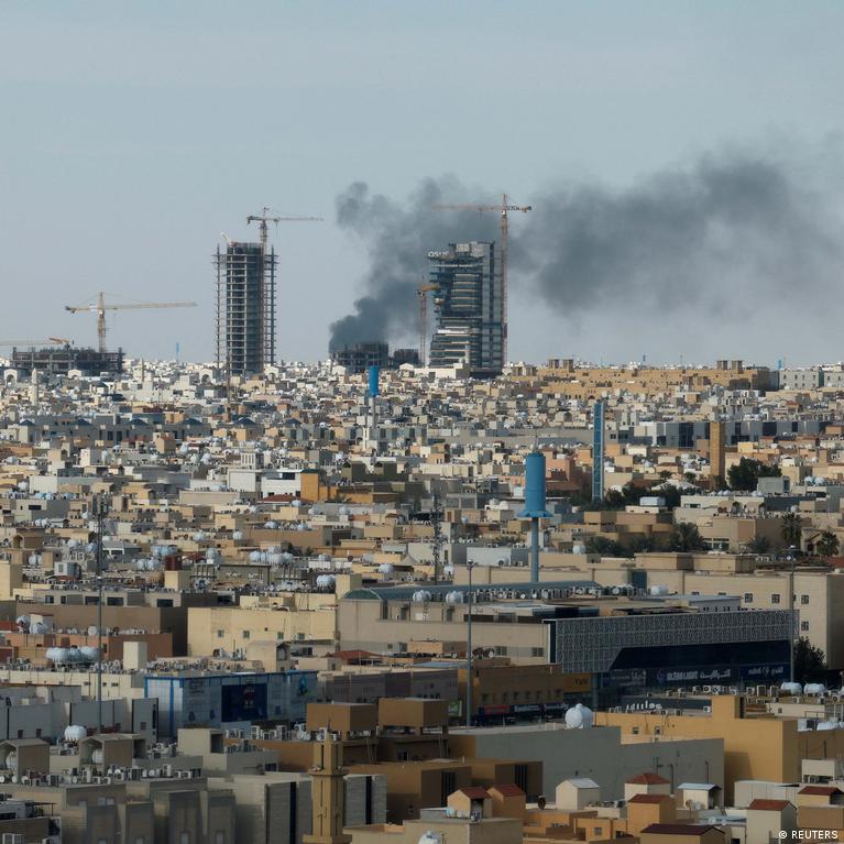 Persijos Lankos Valstybs Svarsto Jav Bazi Ir Karins Sjungos Klausimus Dl Irano Konflikto