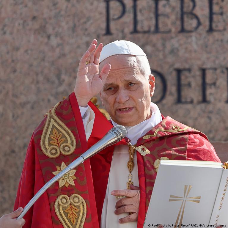 Popieius Leo Pasmerkia Dievo Naudojim Karo Pateisinimui Verb Sekmadienio Miiose