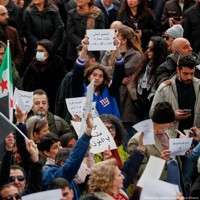 Sirijoje Protestuojama Prie Alkoholio Pardavim Apribojimus Damaske