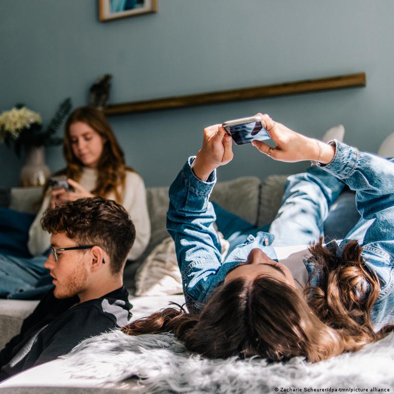 Socialiniai Tinklai Maina Jaunimo Laims Jausm Rodo Pasaulio Laims Ataskaita