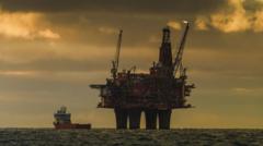 Trump komentarai galėjo sumažinti naftos kainų šuolį, tačiau chaosas išlieka