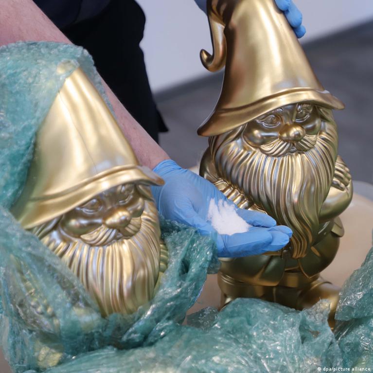 Vokietijos Muitin Aptiko Ketamino Kontraband Auksiniuose Sodo Gnomuose