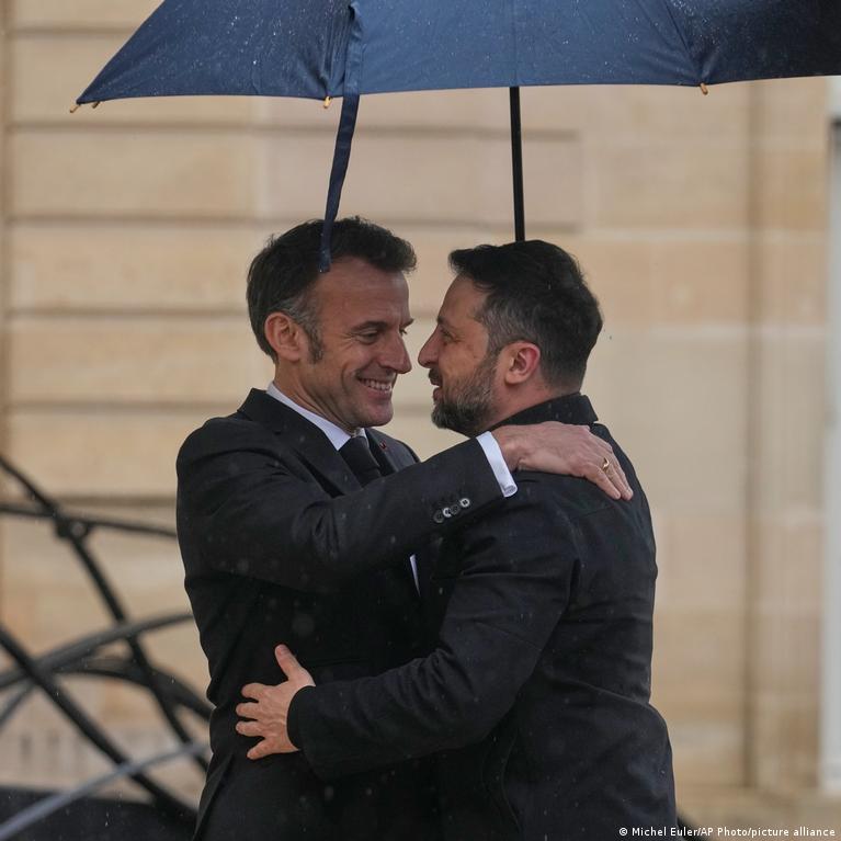 Zelenskis susitinka su Macronu Paryžiuje: Irano karas meta šešėlį Ukrainai Zelenskis Susitinka Su Macronu Paryiuje Irano Karas Meta El Ukrainai