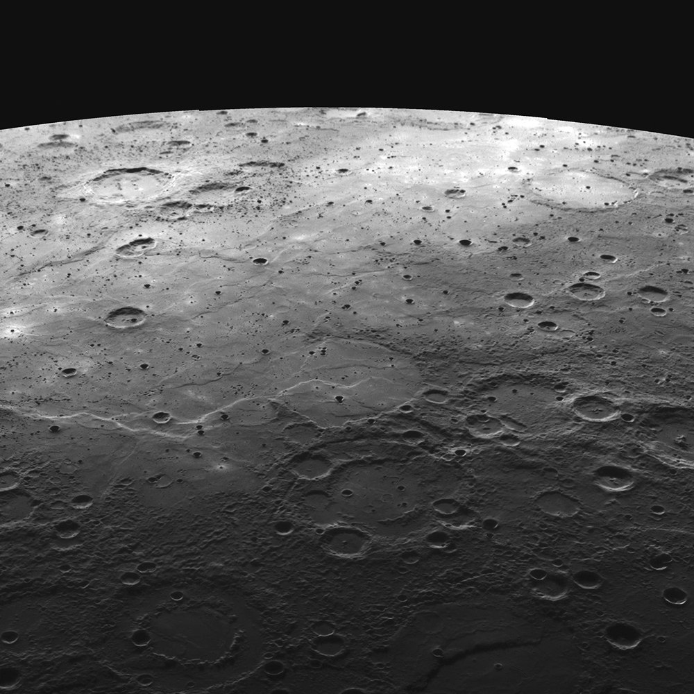 Merkurijus: lavos užlieti krateriai ir vulkaninės lygumos