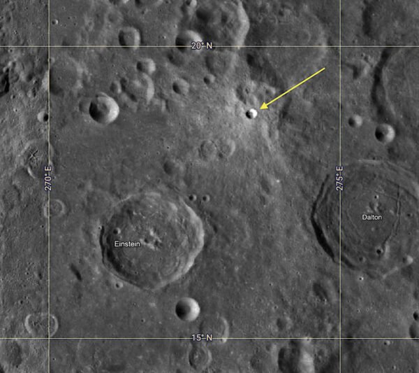 10765 Luninis Krateris Pavadintas R Uaismeno žmonos Garbei