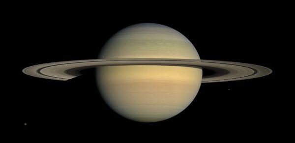 1451 Saturno Magnetinis Skydas Neįprasta Pozicija Ir Jos Pasekmė