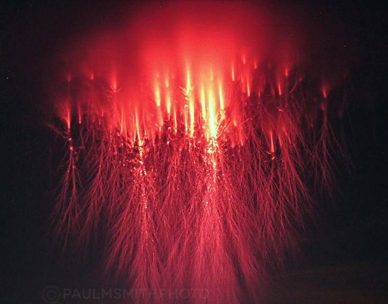 16302 Raudonieji Spraitai Retas žaibų Tipas Pasiekiantis Iki 100