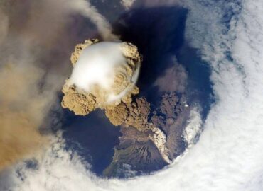 16383 Įspūdingiausi Ugnikalnių Išsiveržimų Vaizdai Iš Kosmoso
