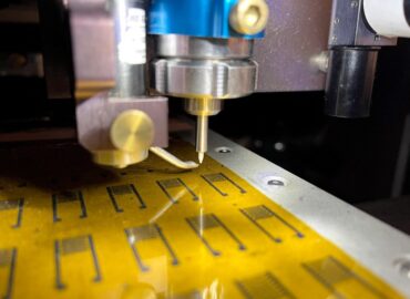 1894 Inžinieriai Sukūrė Dirbtinius Neuronus Bendraujančius Su Gy