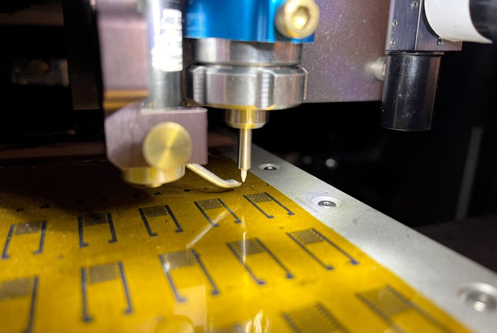 1894 Inžinieriai Sukūrė Dirbtinius Neuronus Bendraujančius Su Gy