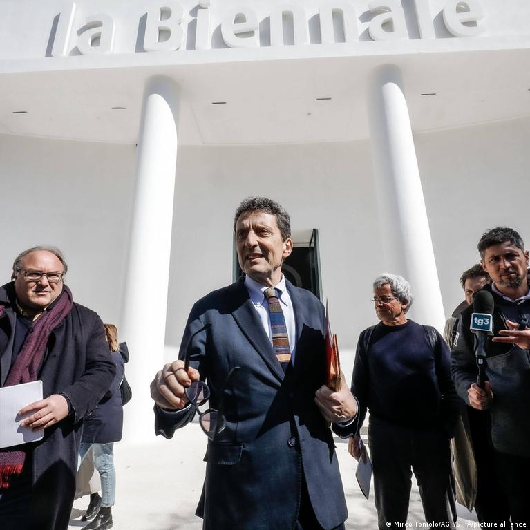 2026 M Venecijos Bienalje Rusijos Sugrimas Ir Es Finansavimo Nutraukimas