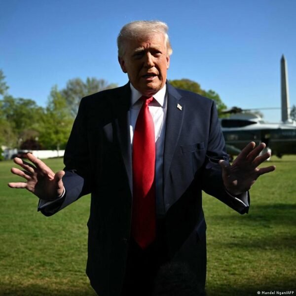25 Oji Jav Konstitucijos Pataisa Ar Ji Gali Paalinti Donald Trump I Pareig