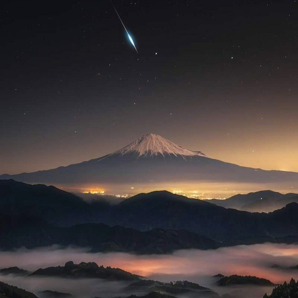 Meteoras virš Fudzijamos kalno: įspūdingas dangaus reiškinys Japonijoje 2988 Meteoras Virš Fudzijamos Kalno įspūdingas Dangaus Reiškinys