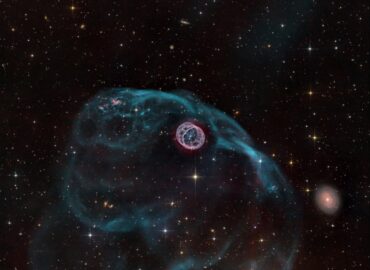 3328 Longmore 8 Paslaptinga Planetrinė ūka Centauro žvaigždyne