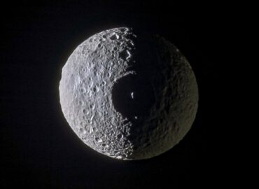 4213 Saturno Palydovas Mimas Primena Mirties žvaigždę Iš Žvaigžd