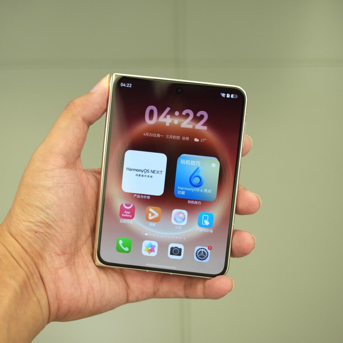 7091 Huawei Pristatė Naują Sulankstomą Išmanųjį Telefoną Pura X M