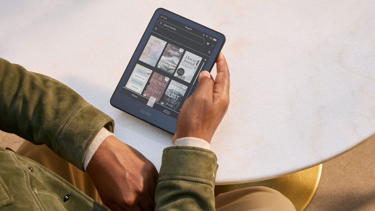 Amazon Pristato Kindle Colorsoft Su Tamsiuoju Reimu