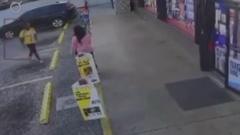 Donaldas Trumpas Dalijasi Grafiniu Vaizdo Rau Siekdamas Grietesni Imigracijos Taisykli