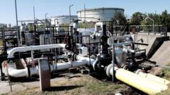 ES patvirtino 90 mlrd. eurų paskolą Ukrainai, atnaujintas naftotiekio Druzhba veikimas