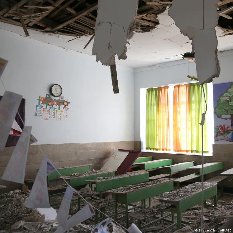 Irane Udarytos Mokyklos Vaikai Be Interneto Ir Imanij Rengini Lieka Be Moksl