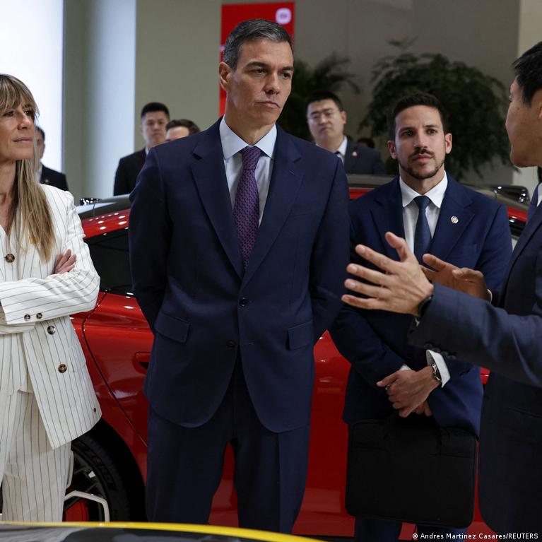 Ispanijos premjero Sanchezo žmona apkaltinta korupcija Ispanijos Premjero Sanchezo Mona Apkaltinta Korupcija