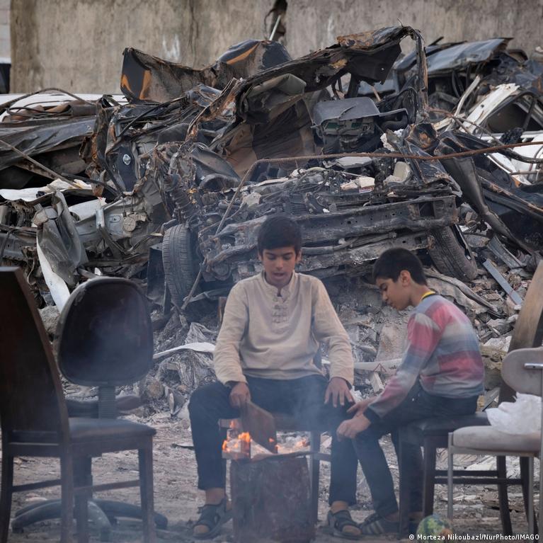 Kasdienis Gyvenimas Irane Karo Trkumo Ir Baims Elyje