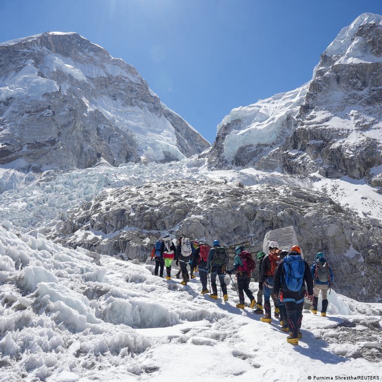 Ledo Luitas Evereste Trukdo Pavasario Alpinist Grupei