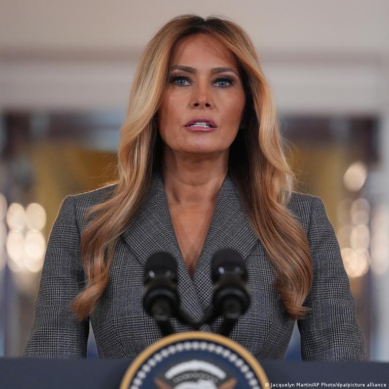 Melania Trump Neigia Ryius Su Jeffrey Epstein Ir Ghislaine Maxwell