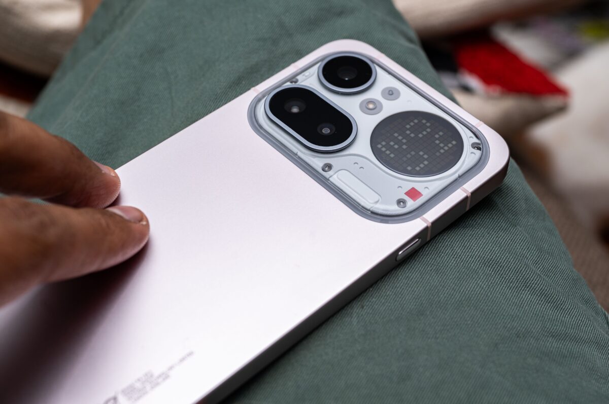 Nothing Phone (4a) Pro apžvalga: stiprus vidutinės klasės konkurentas