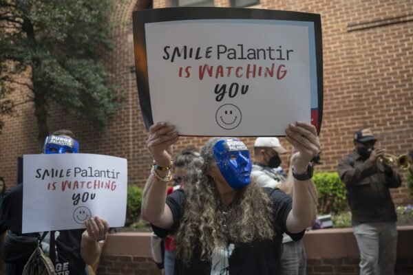 Palantir Darbuotojai Abejoja Savo Mons Etika Ir Veikla