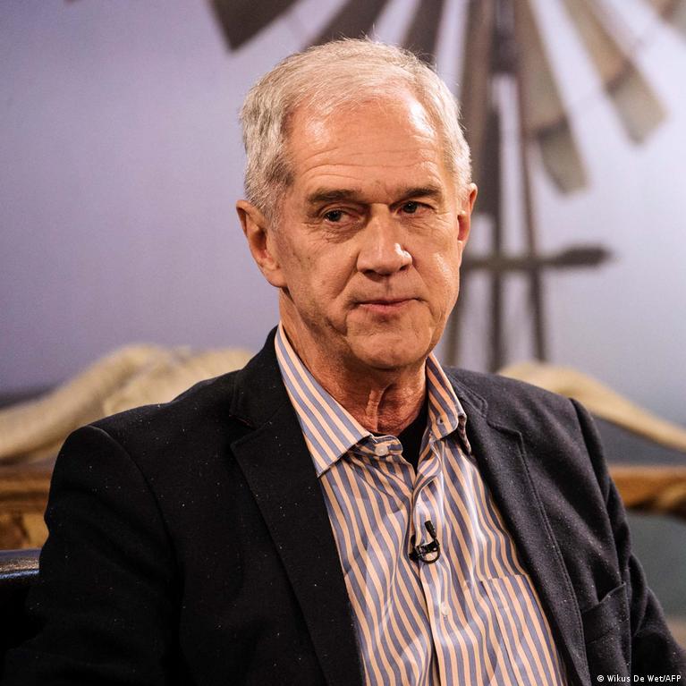 Pietų Afrika paskyrė Roelfą Meyerį ambasadoriumi JAV esant įtemptiems santykiams su Trumpu