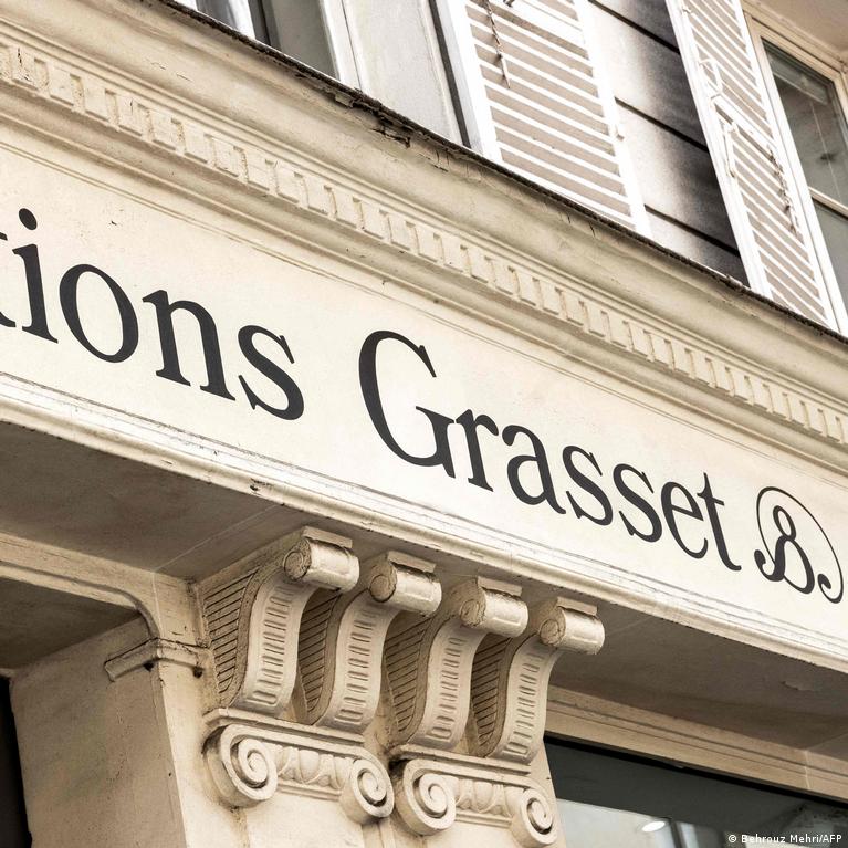 Pranczijos Milijardierius Vincentas Bollor Siekia Atkurti Leidykl Po Autori Pasitraukimo