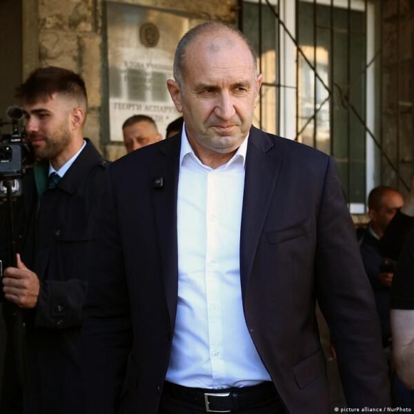 Rumen Radev Nauja Partija Pirmauja Po Rinkim Bulgarijoje