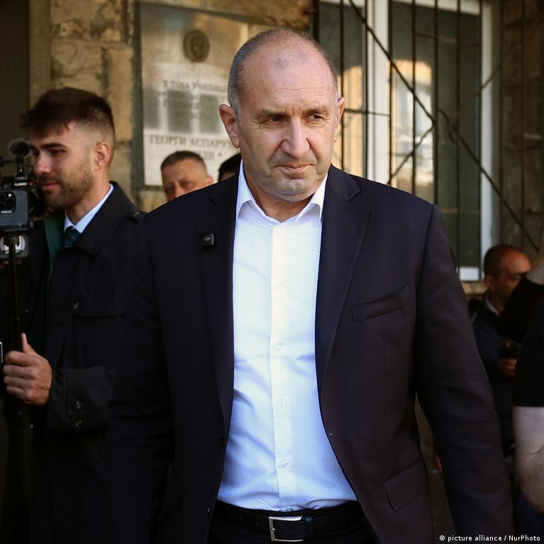 Rumen Radev Nauja Partija Pirmauja Po Rinkim Bulgarijoje