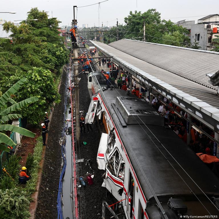Traukini Avarija Netoli Dakartos Pareikalavo Maiausiai 14 Gyvybi