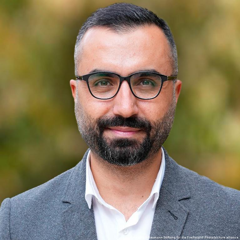 Turkijoje sulaikytas DW korespondentas Alican Uludag kaltinamas prezidento įžeidimu Turkijoje Sulaikytas Dw Korespondentas Alican Uludag Kaltinamas Prezidento Eidimu