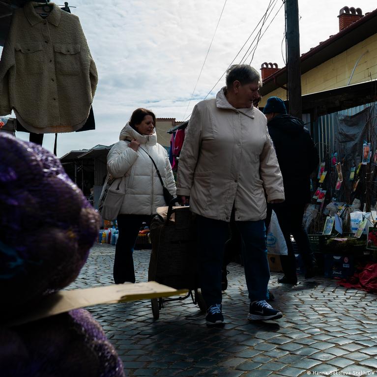 Vakarų Ukrainoje gyvenantys vengrai susiduria su politiniais ir kariniais iššūkiais Vakar Ukrainoje Gyvenantys Vengrai Susiduria Su Politiniais Ir Kariniais Ikiais