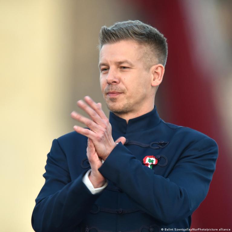 Vengrijos Premjeras Peteris Magyar Siekia Es Paramos Briuselyje