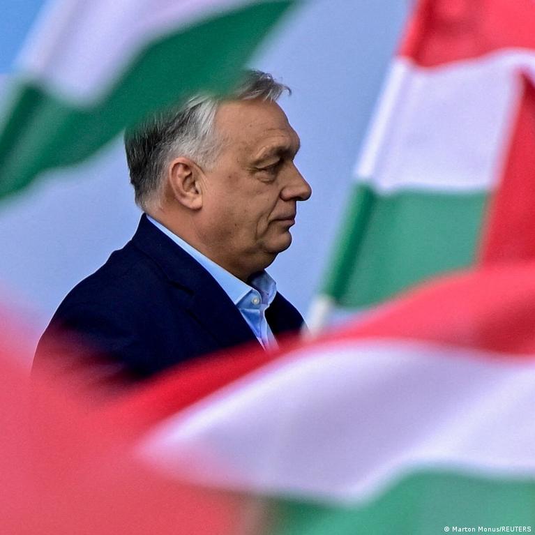 Vengrijos vyriausybė kaltinama šnipinėjimu prieš opoziciją artėjant rinkimams