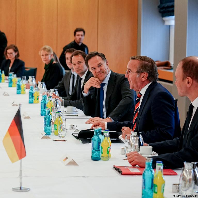 Vokietija ir JK įspėja: Artimųjų Rytų konfliktas nukreipia dėmesį nuo Ukrainos