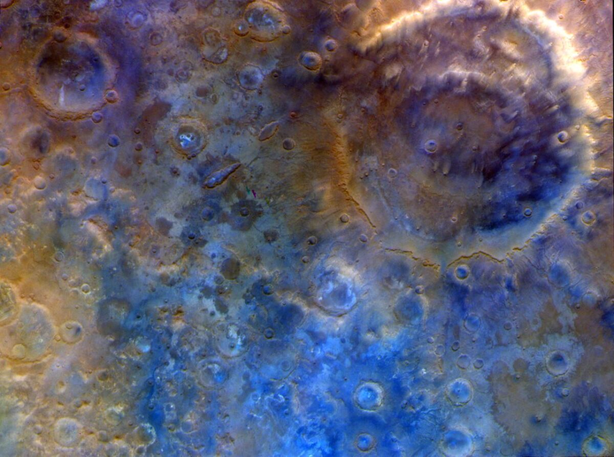 10960 Nasa Misija Psyche Užfiksavo įspūdingą Güygenso Kraterio Vai