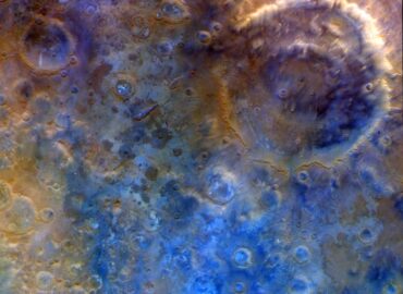 10960 Nasa Misija Psyche Užfiksavo įspūdingą Güygenso Kraterio Vai
