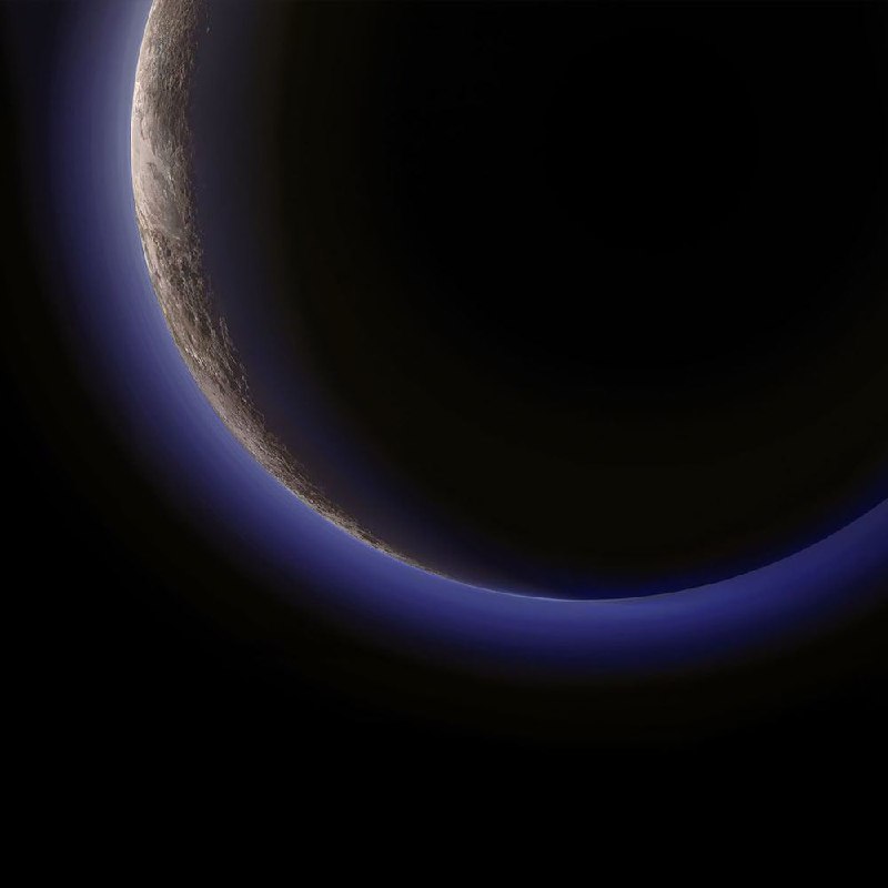 Kosminis aparatas New Horizons užfiksavo mėlyną dūmą aplink Plutoną 16542 Kosminis Aparatas New Horizons Užfiksavo Mėlyną Dūmą Aplink
