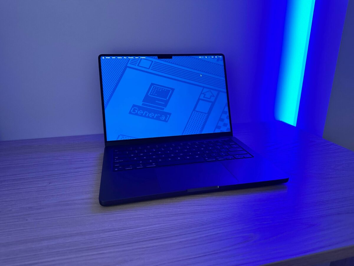20927 Apple Planuoja Išleisti Naujos Kartos Macbook Pro Su Oled Ek