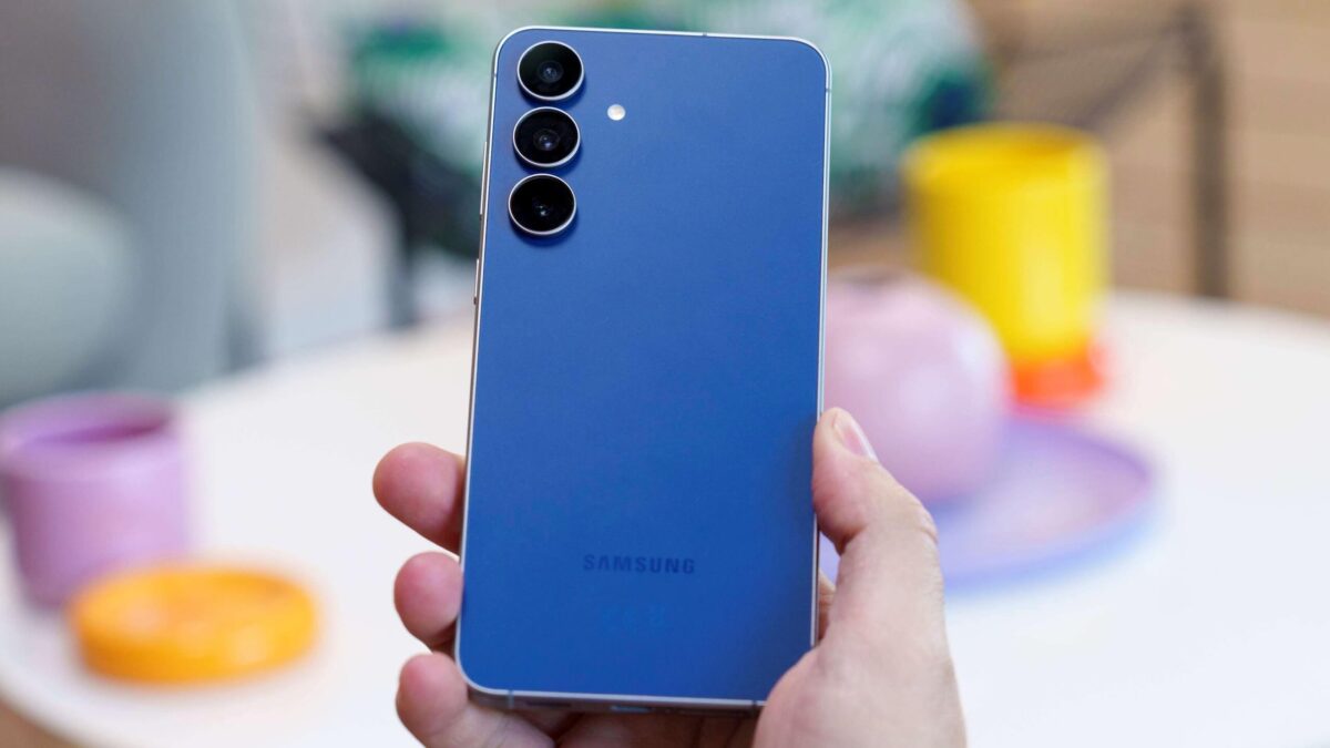 20959 Kanadoje Sprogo Samsung Galaxy S25 Fe Telefonas įkrovimo Met